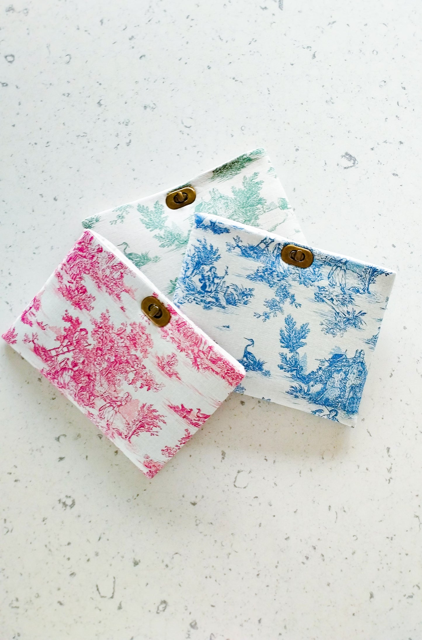 Pochette pour livres en toile de Jouy rose fait main