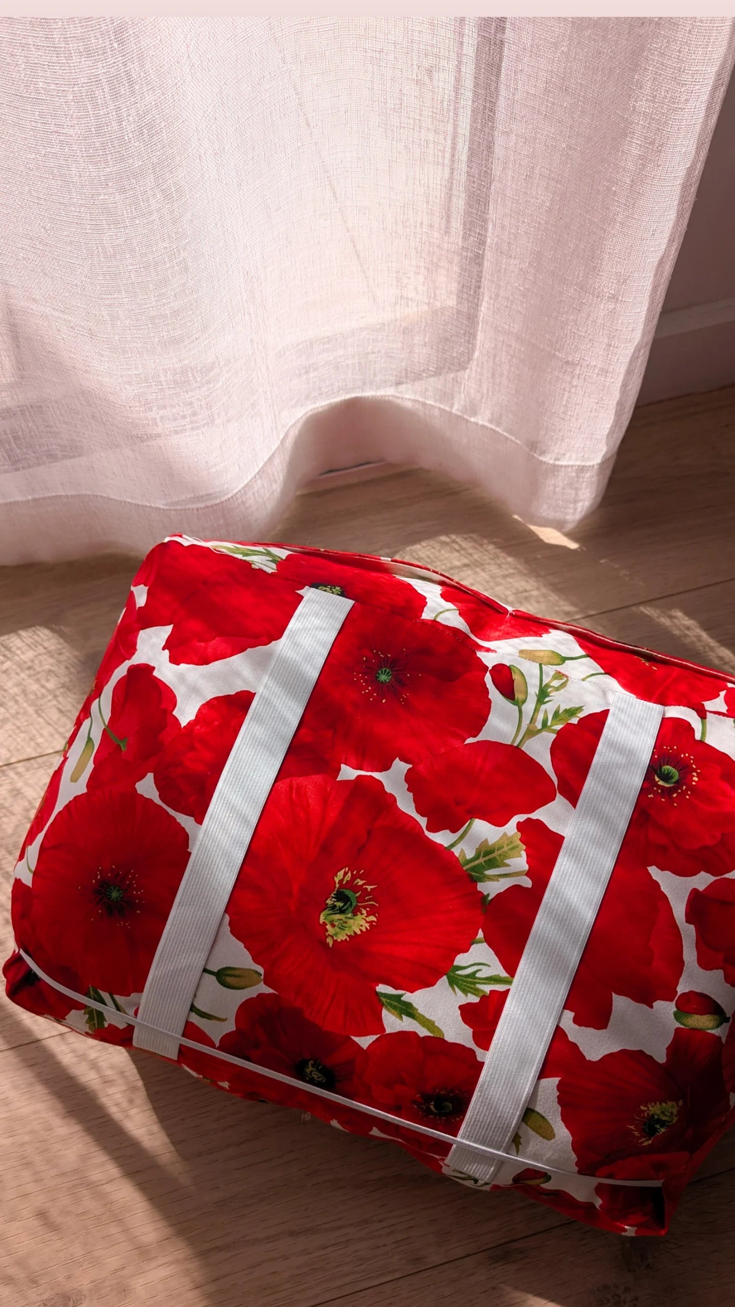 Maxi coussin de lecture avec poches imprimé coquelicots