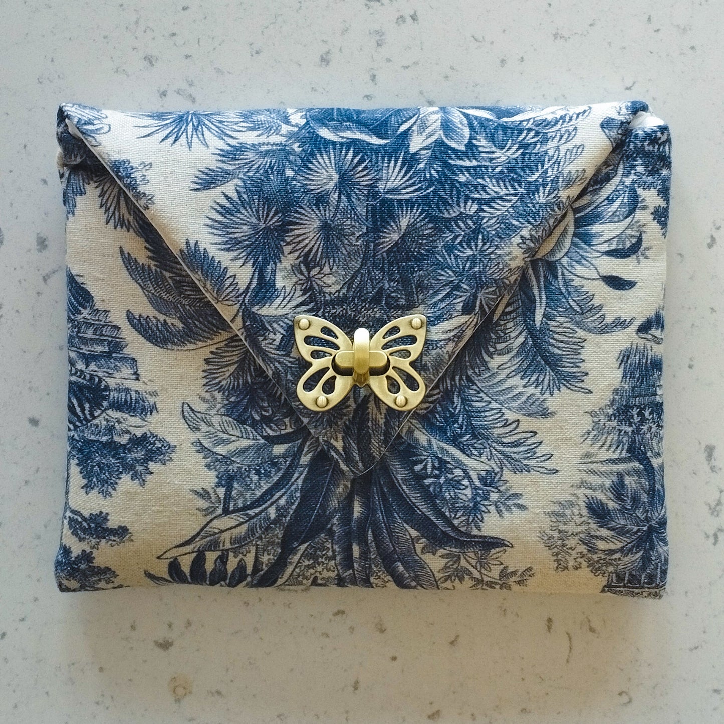 Pochette pour livres en toile de Jouy bleu marine imprimé jungle