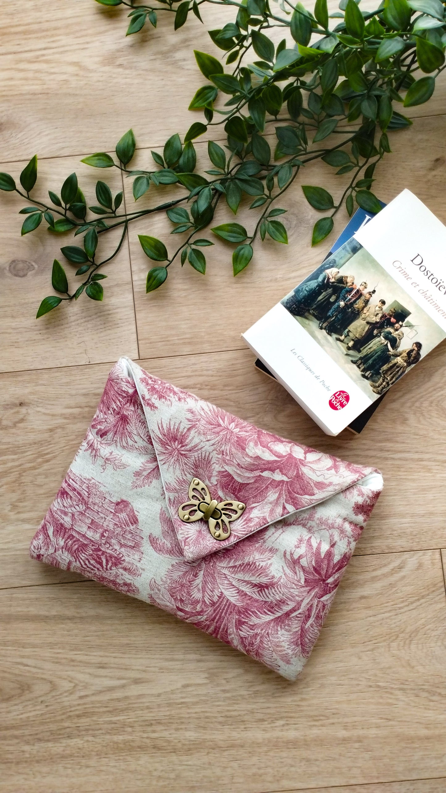 Pochette pour livres en toile de Jouy rose imprimé jungle