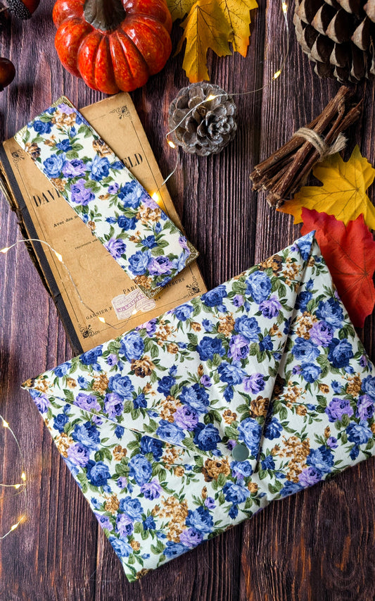Pochette à livre format poche imprimé floral parme et marque-pages assorti