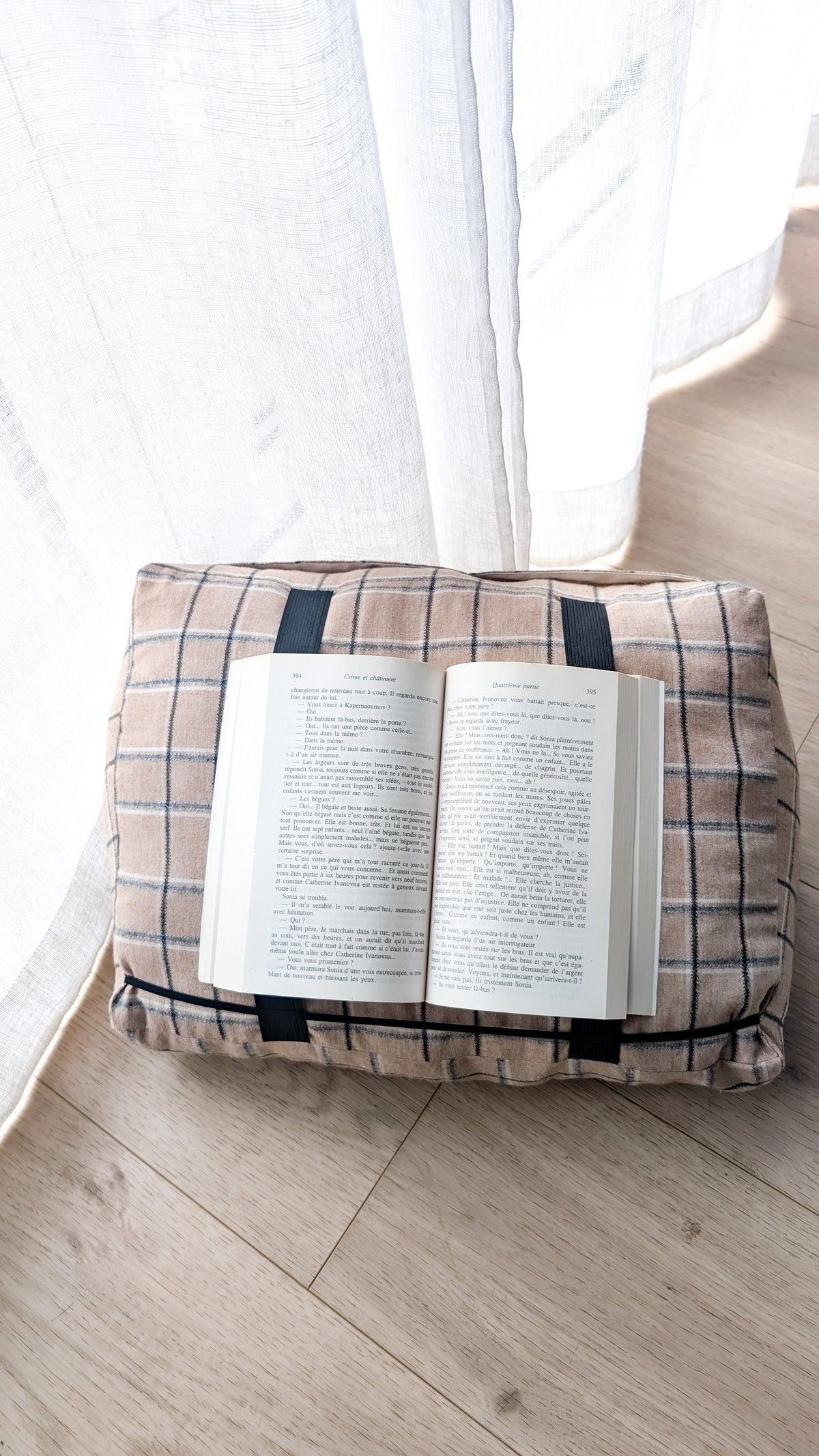 Maxi coussin de lecture avec poches Tartan café au lait