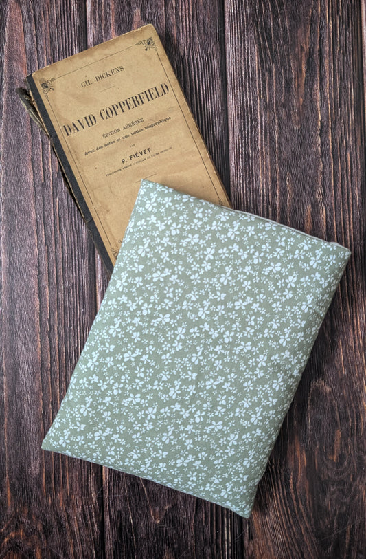 Pochette à livre format poche imprimé fleuri fond vert sauge