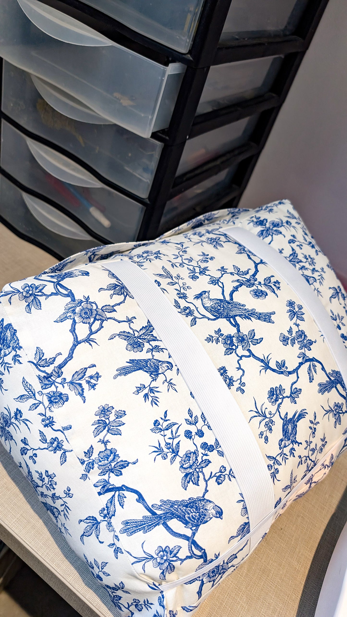 Maxi coussin de lecture avec poches PERSONNALISABLE