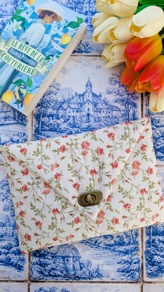 Pochette pour livre tissu imprimé fleurs rouges fond écru